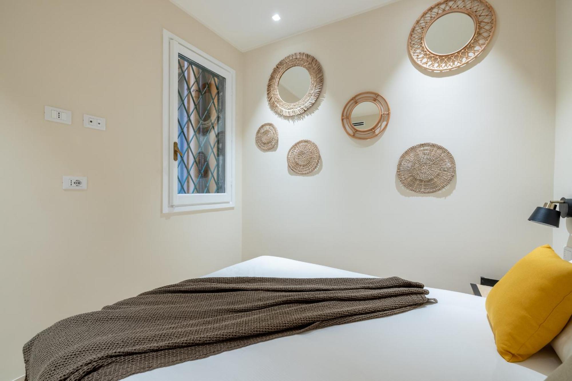 Charming 3 Bedroom Apartment In The Historic Center โรม ภายนอก รูปภาพ